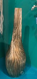 Vaso di design alto in oro anticato snake skin