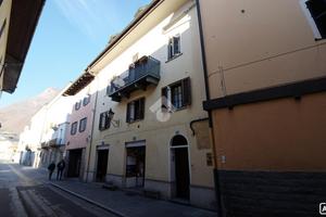 3 LOCALI A CHÂTILLON