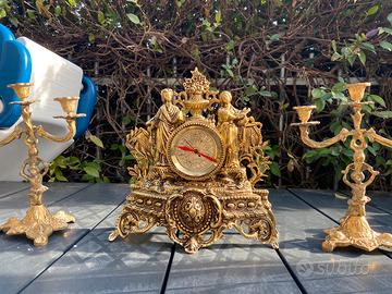 Orologio antico da tavolo con candelabri al quarzo