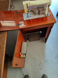 Macchina per cucire necchi vintage