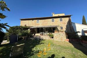 Villa di 300 m² con 5 locali a Barberino Tavarnell