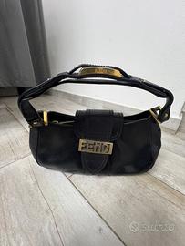 Fendi baguette .