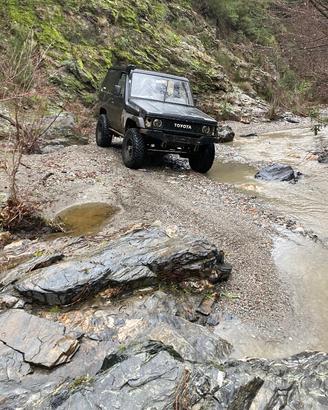 Toyota land cruiser Lj70