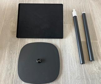 Supporto a pavimento per proiettore