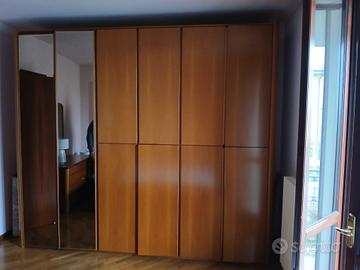 grande camera da letto completa