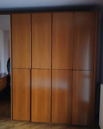 grande camera da letto completa