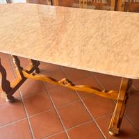 Tavolo in marmo e credenza abbinata