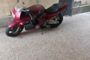 Moto da strada d'epoca del 94