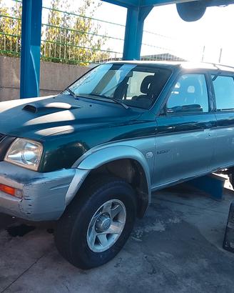 MITSUBISHI L200