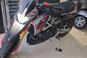 Aprilia Dorsoduro 750