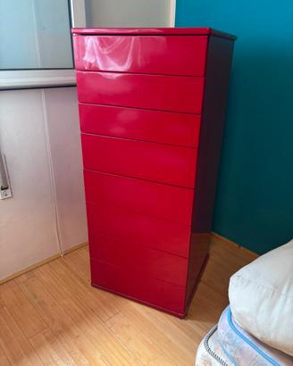 Cassettiera in legno laccato rosso