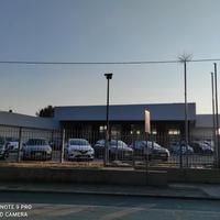 Capannone a destinazione d'uso commerciale