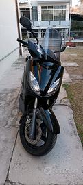 Scooter Xmax 250