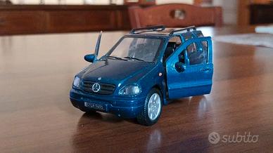 Mercedes-Benz ML 430 2000 - Smart Toys 1/34