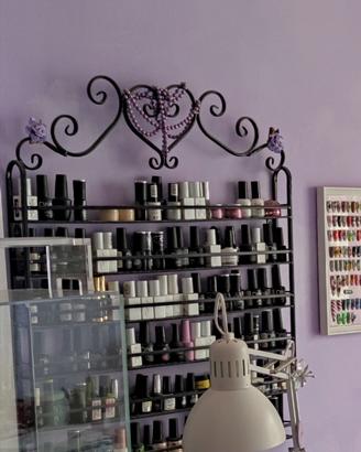 Supporto da parete per smalti da unghie in
metallo