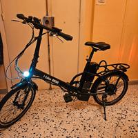 Bici elettrica pieghevole