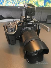 CANON EOS R7 + RF-S 18-150m + SMALLRIG + Batterie