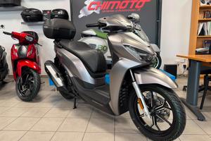 Qj Motor SQ 350 con bauletto parabrezza