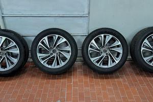 Cerchi in lega originali 