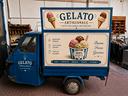 ape-gelateria-in-allestimento