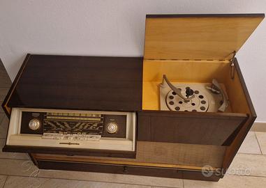 Mobile radio/gira dischi articolo di modernariato