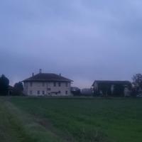 Villanterio PV ampio casale con cortile