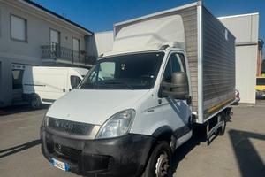 Iveco dayli boxato con sponda idraulica patente c 