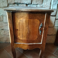 Comodino da restaurare