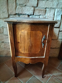 Comodino da restaurare