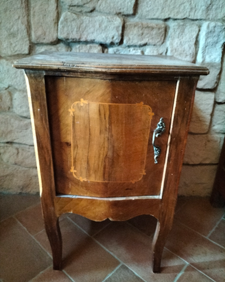 Comodino da restaurare