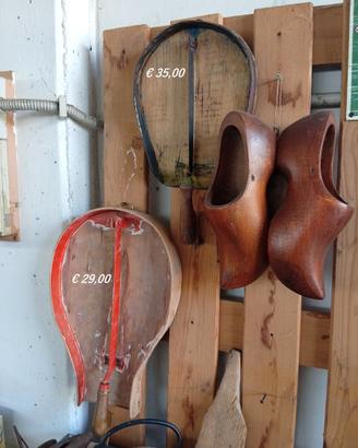 Vecchi taglia pane in legno