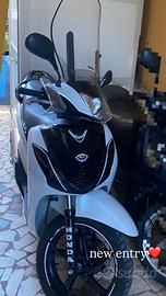 sh 125 bianco