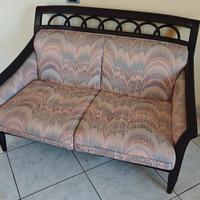 Divanetto 2 posti in legno e tessuto stile classic