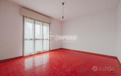 APPARTAMENTO CON 4 CAMERE CON GARAGE