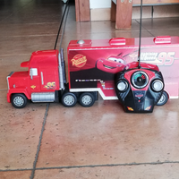 Mack con telecomando