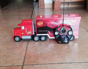 Mack con telecomando