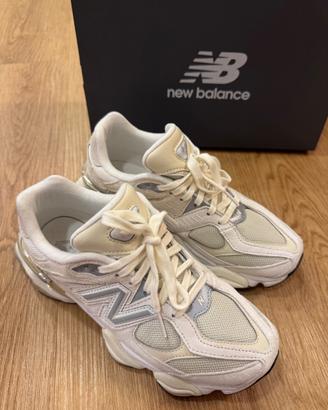 New Balance 9060 nella colorazione Sea Salt/Moonbe