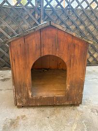 Cuccia per cane in legno