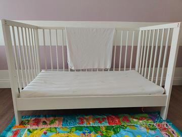 Lettino più materasso e proteggi materasso