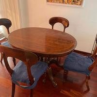 Tavolo classico allungabile in noce con 4 sedie