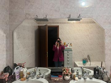 Specchio con luci incluse