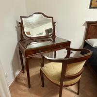 Toeletta inizi 900 in ciliegio massello