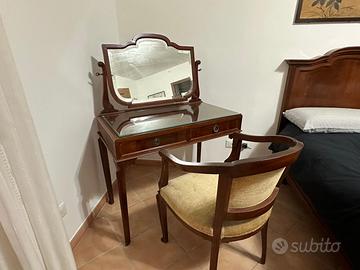 Toeletta inizi 900 in ciliegio massello