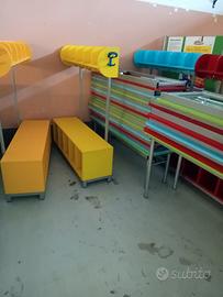 separé  panche tavoli e mobile appendini  e scarpe