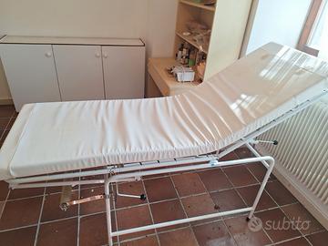 lettino da estetista con 2 sedie per pedicure