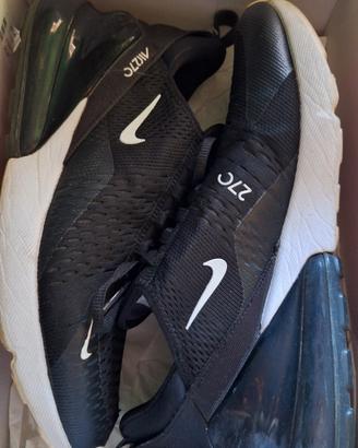 Nike Air Max 270 nere/bianche