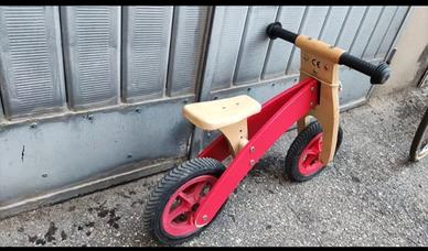 Bicicletta senza pedali, balance bike.
