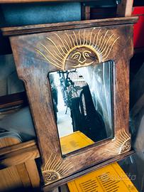 specchio in legno oggetto d'antiquariato 