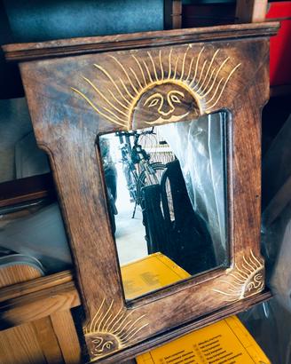 specchio in legno oggetto d'antiquariato 