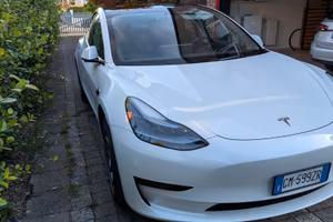 Tesla model 3 rwd standard range